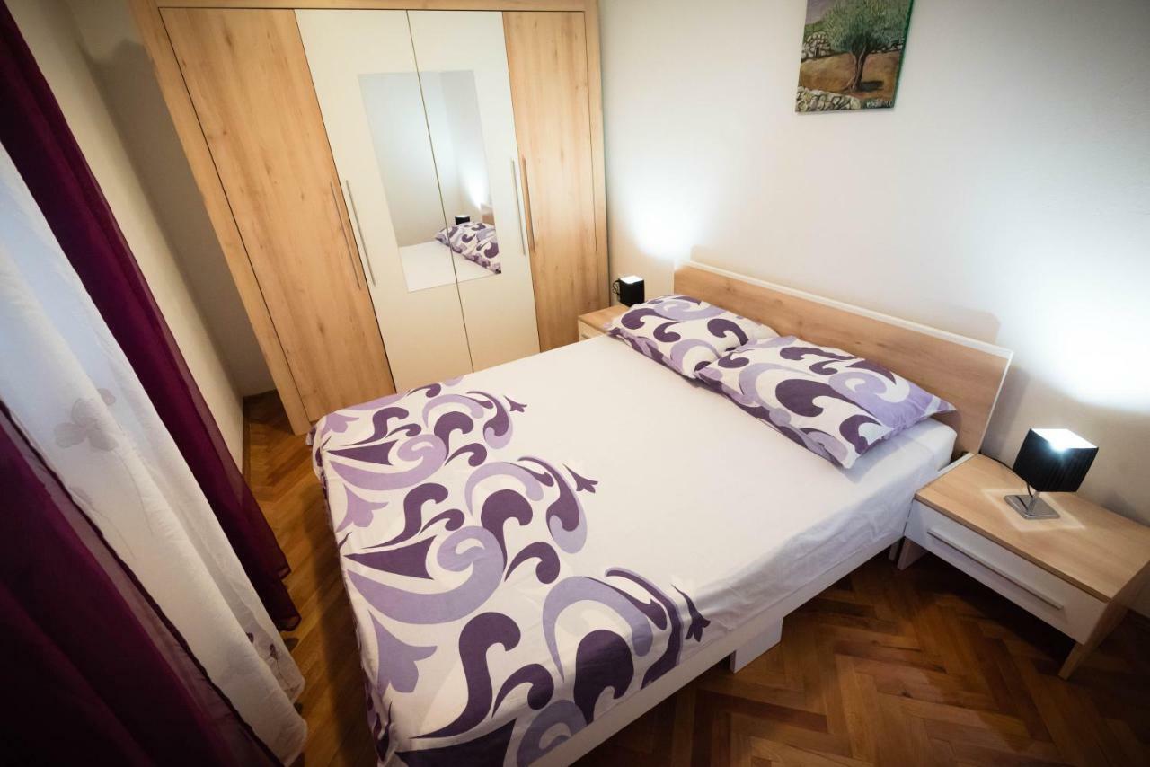 Apartments Nakic Шибеник Экстерьер фото