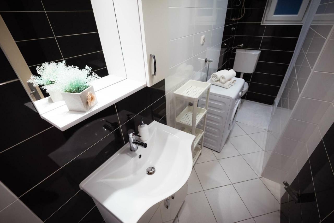 Apartments Nakic Шибеник Экстерьер фото