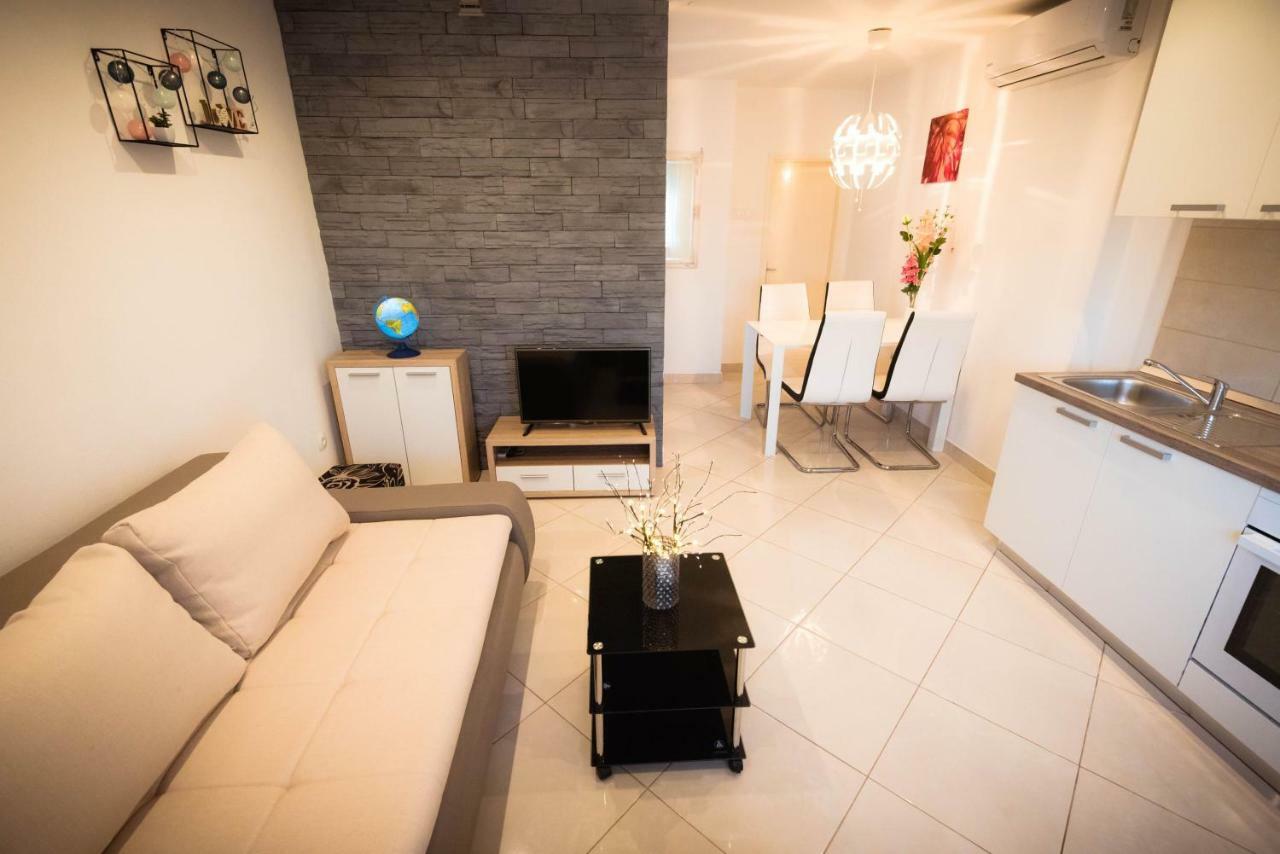 Apartments Nakic Шибеник Экстерьер фото