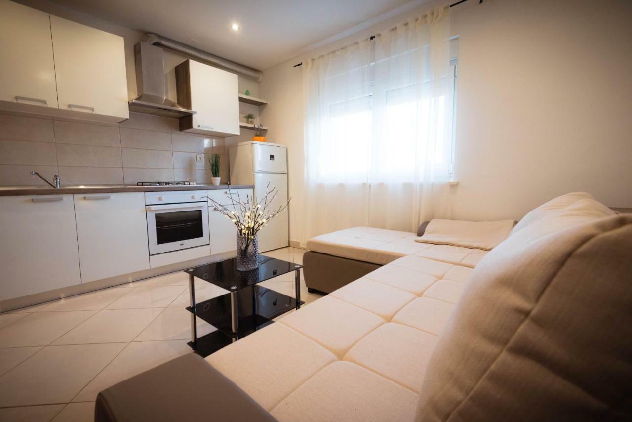 Apartments Nakic Шибеник Экстерьер фото
