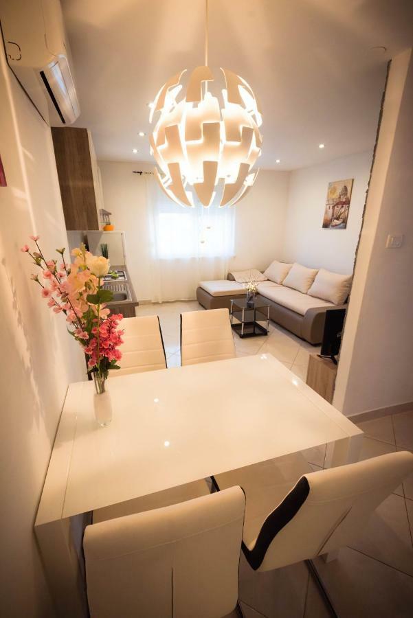 Apartments Nakic Шибеник Экстерьер фото